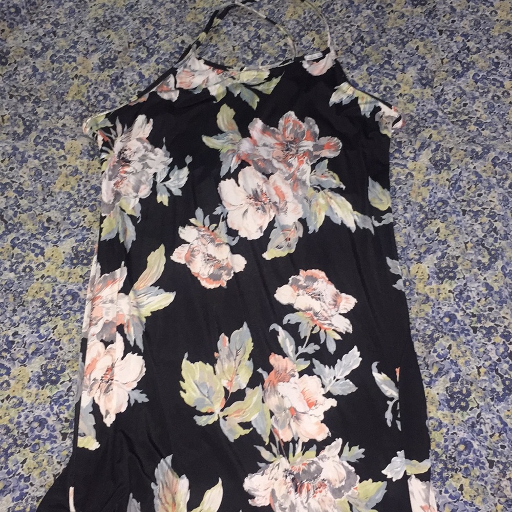 Boohoo Floral Dress with a slit!! Never worn